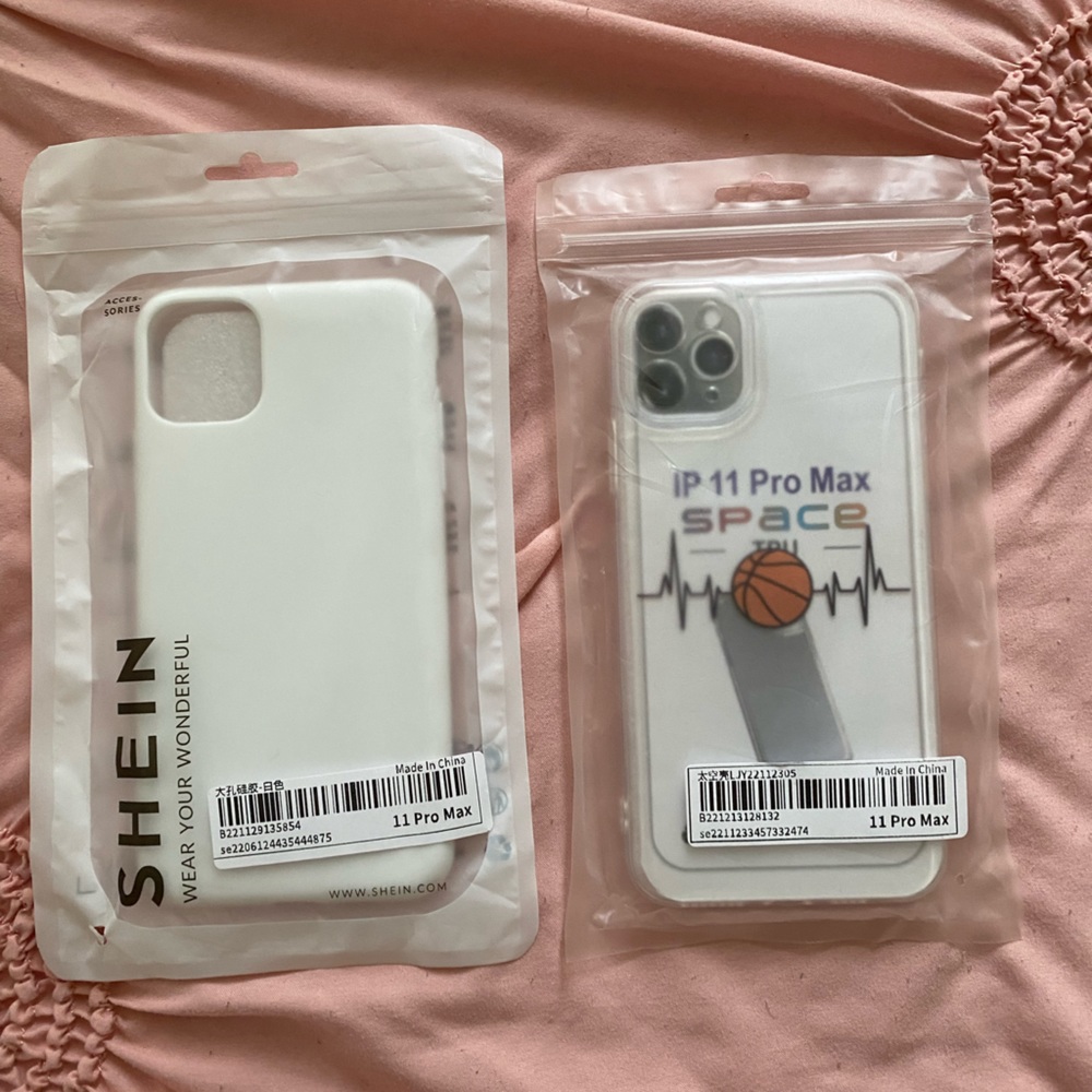 2 Iphone 11 Pro Max phone cases